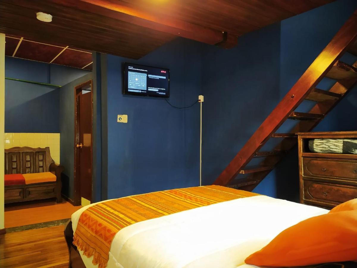 Hostal La Casa Tolena Quito - Ecuador Hotel Bagian luar foto