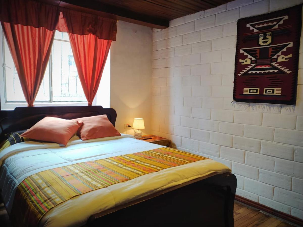 Hostal La Casa Tolena Quito - Ecuador Hotel Bagian luar foto