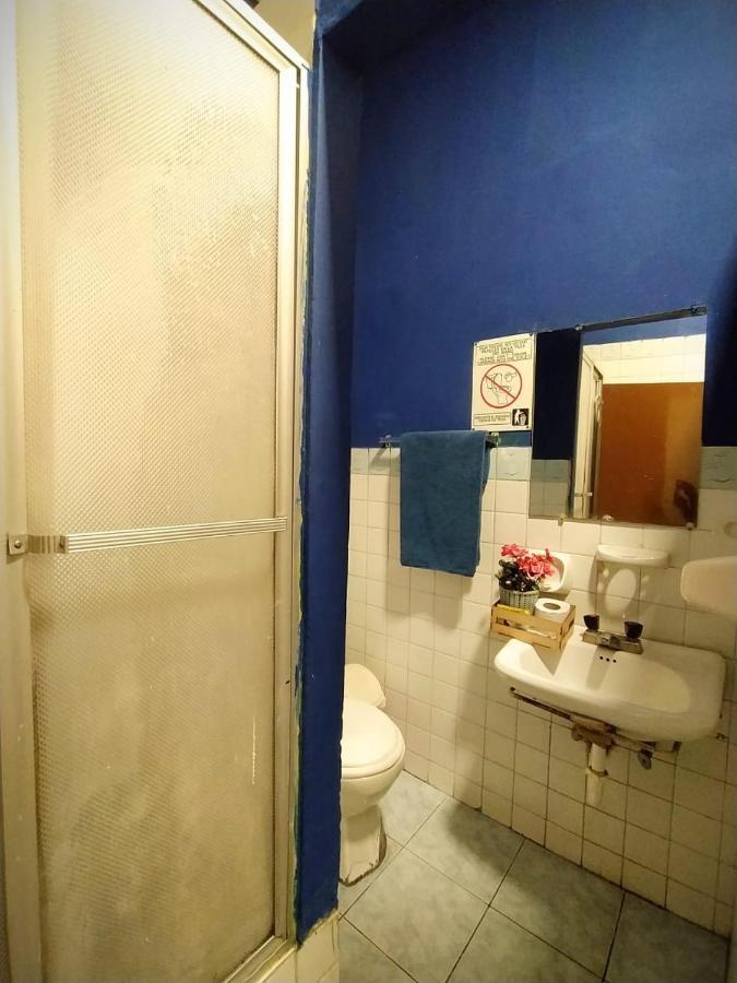 Hostal La Casa Tolena Quito - Ecuador Hotel Bagian luar foto