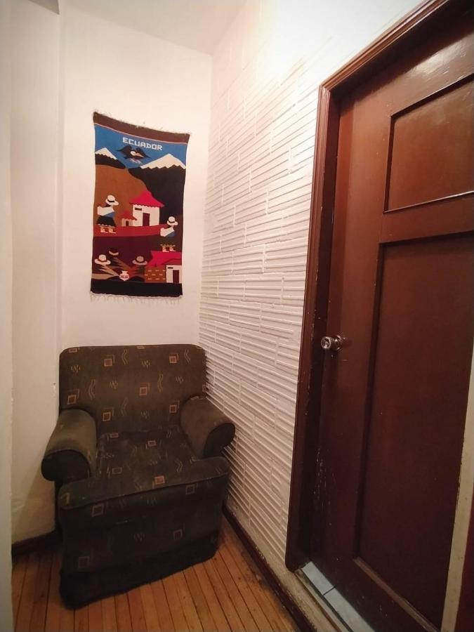 Hostal La Casa Tolena Quito - Ecuador Hotel Bagian luar foto