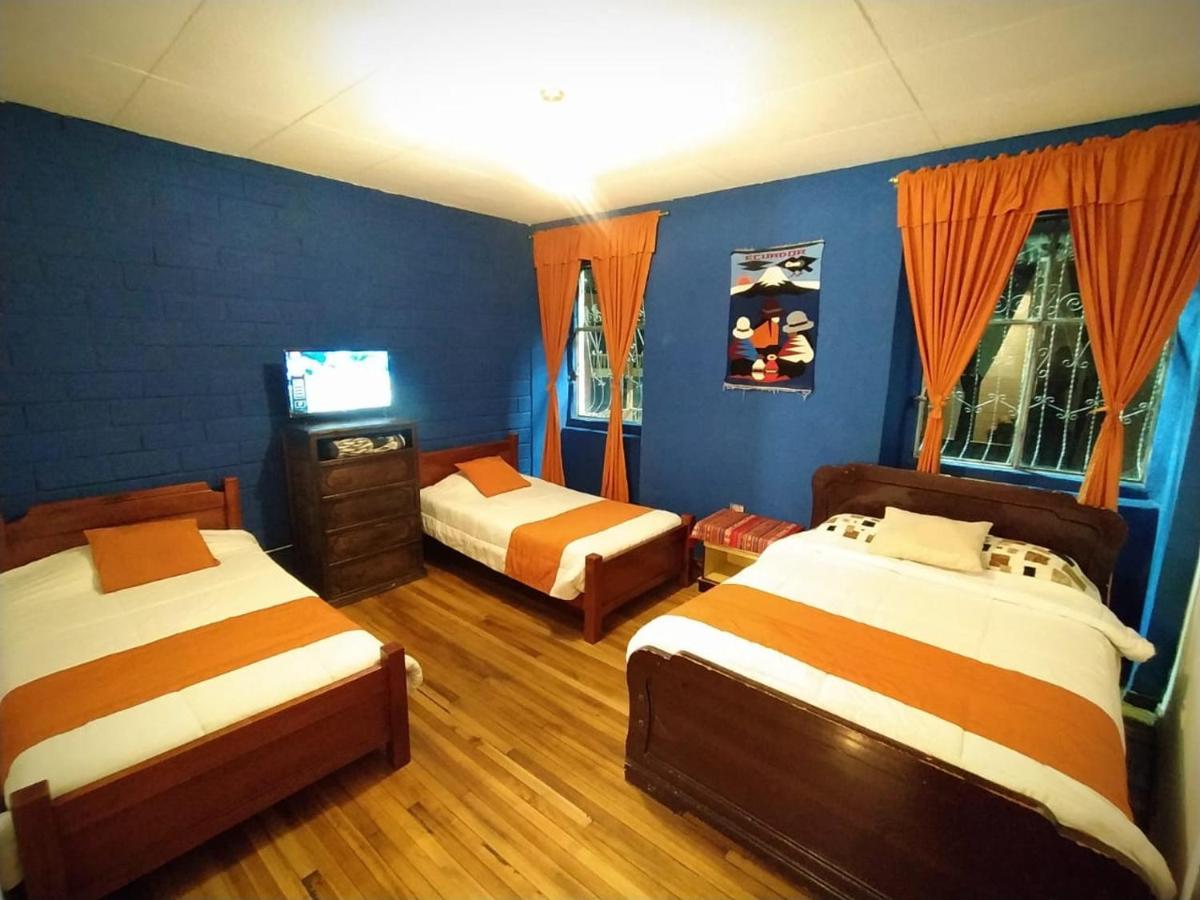 Hostal La Casa Tolena Quito - Ecuador Hotel Bagian luar foto