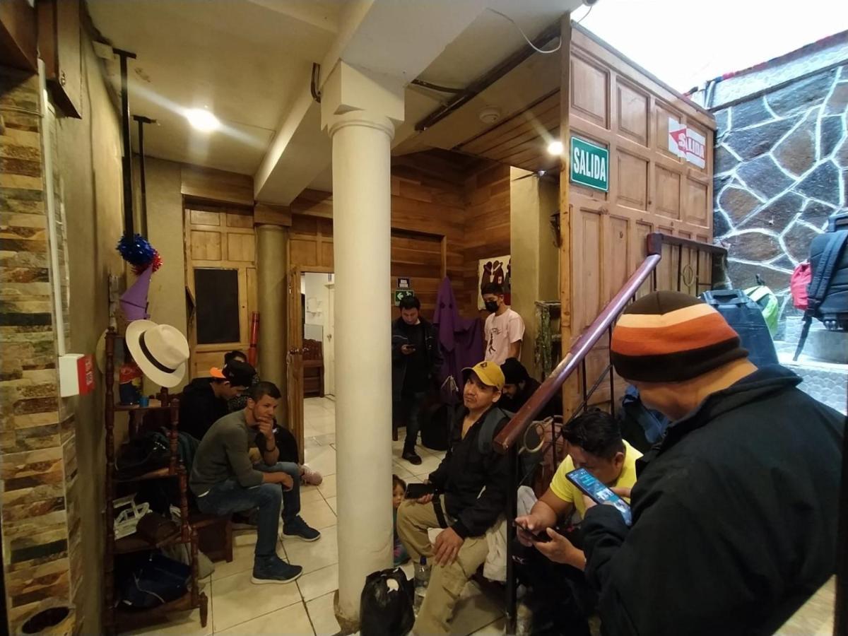 Hostal La Casa Tolena Quito - Ecuador Hotel Bagian luar foto