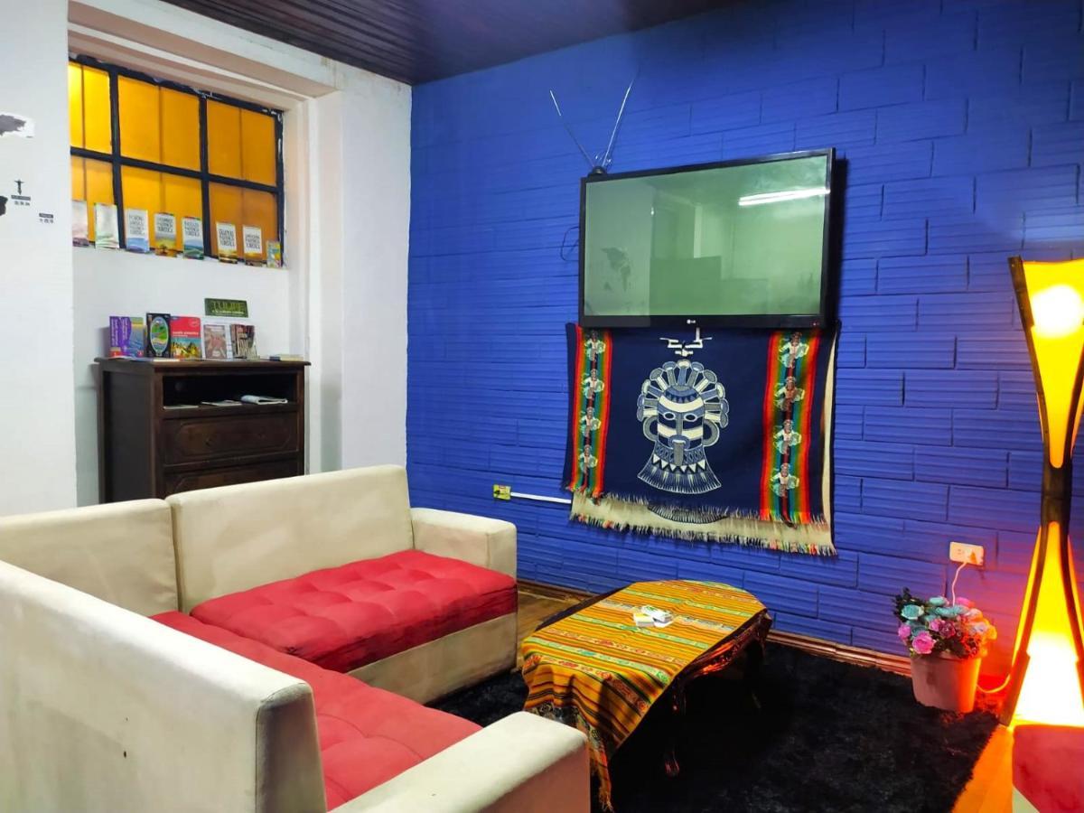 Hostal La Casa Tolena Quito - Ecuador Hotel Bagian luar foto