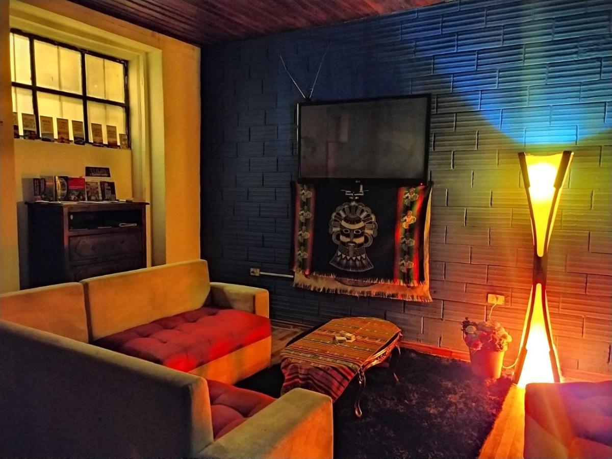 Hostal La Casa Tolena Quito - Ecuador Hotel Bagian luar foto