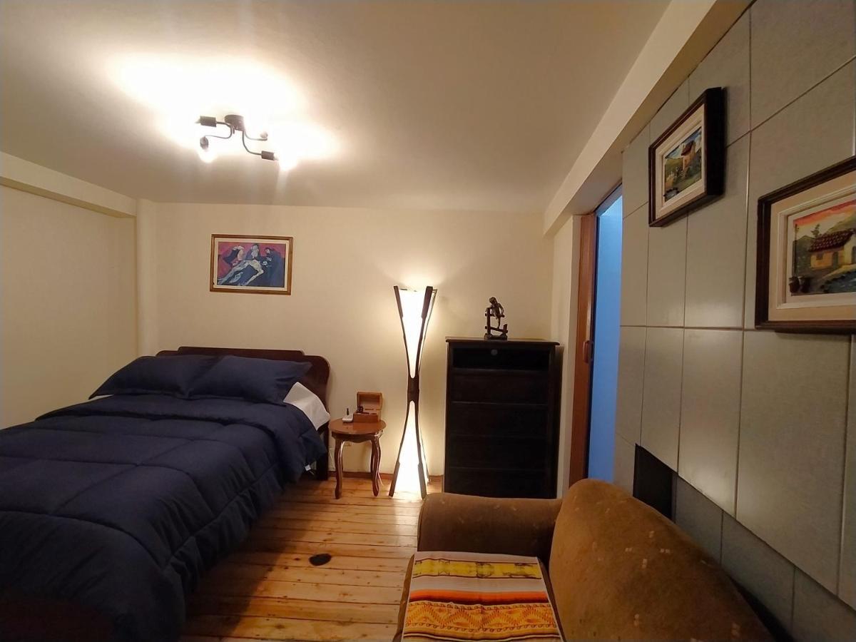 Hostal La Casa Tolena Quito - Ecuador Hotel Bagian luar foto