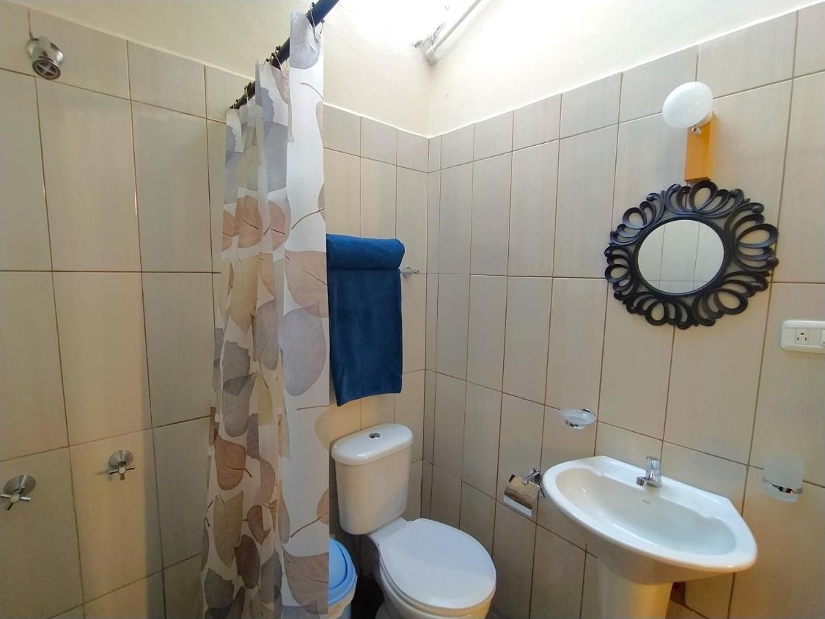 Hostal La Casa Tolena Quito - Ecuador Hotel Bagian luar foto