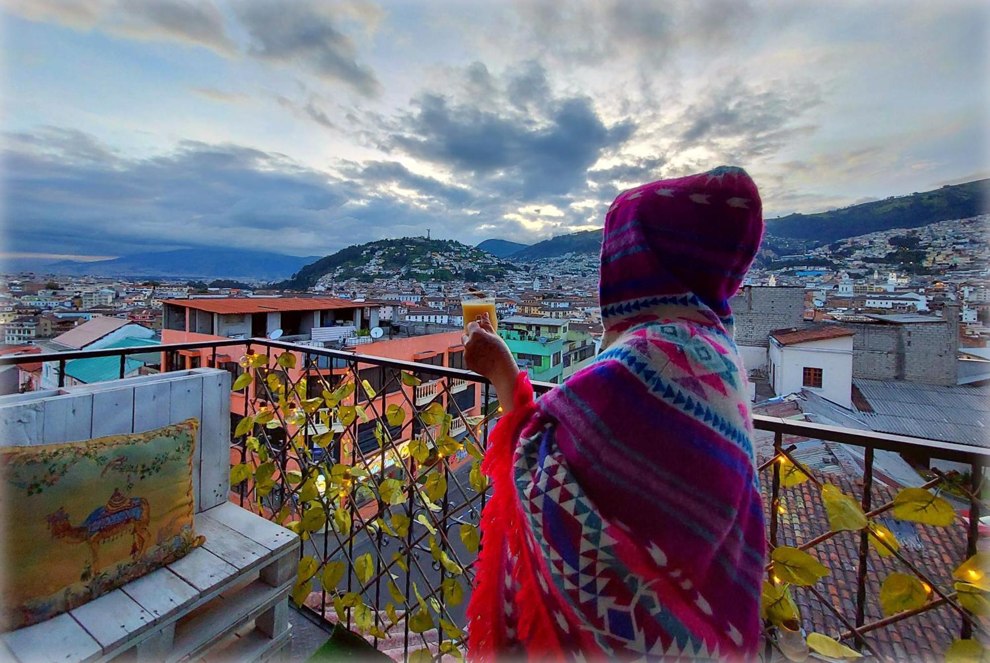 Hostal La Casa Tolena Quito - Ecuador Hotel Bagian luar foto